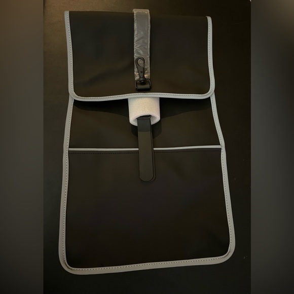 NWT Rains Black/Grey Backpack Reflective One Size - Picture 4 of 11
